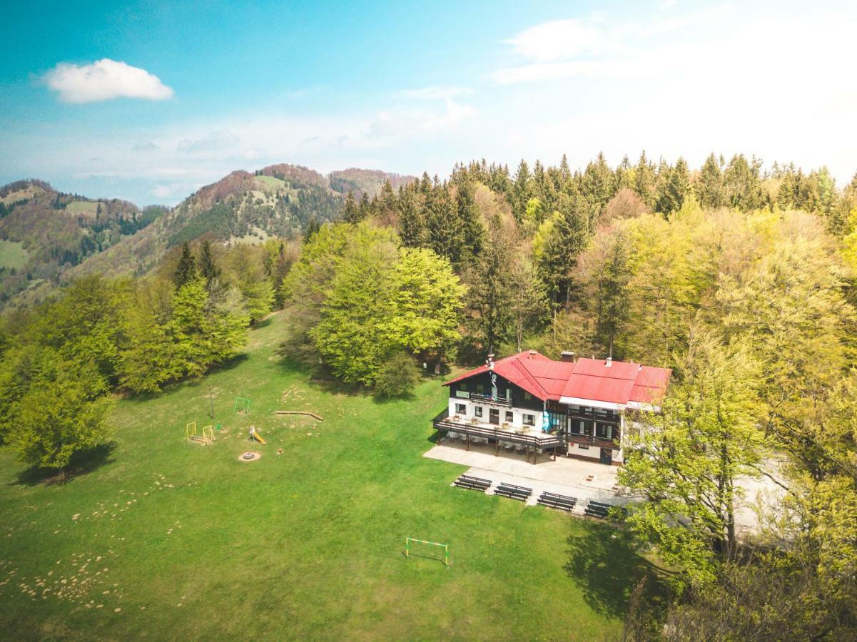 Bed and Breakfast Planinski Dom Na Kalu à Dol pri Hrastniku Extérieur photo